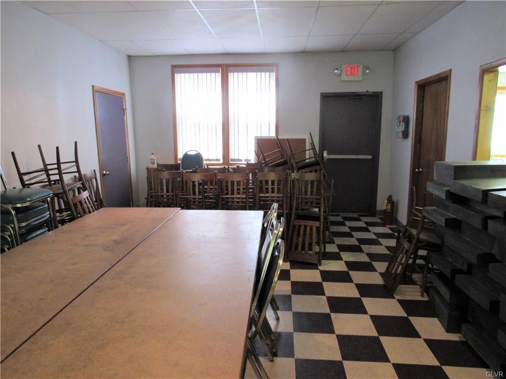 206 W 3rd St, Mount Carmel, PA 17851